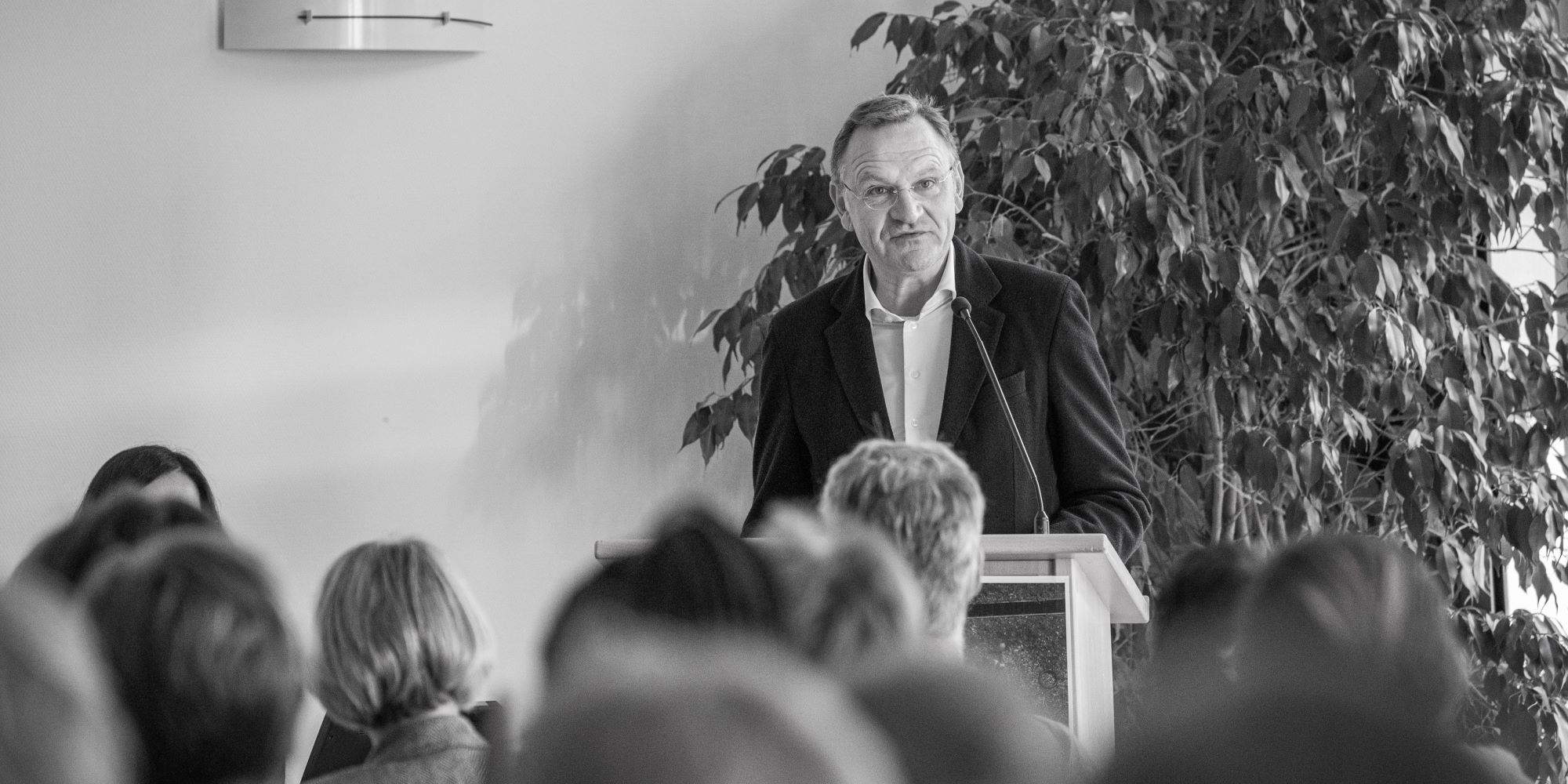 Dr. Christian Junge